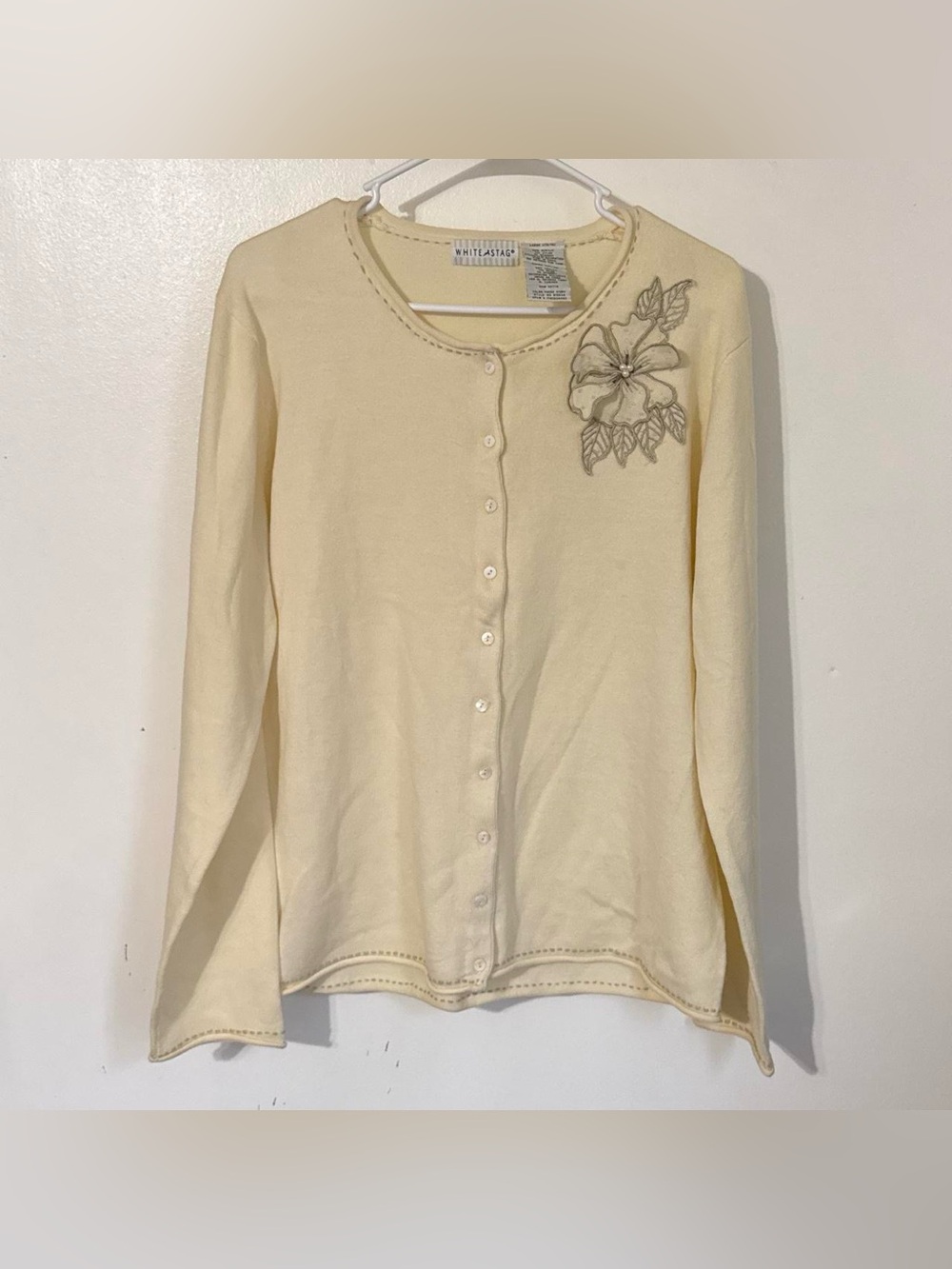 White Stag Vintage Cream Cardigan Sweater Floral Patch Pearl Detail Size Large